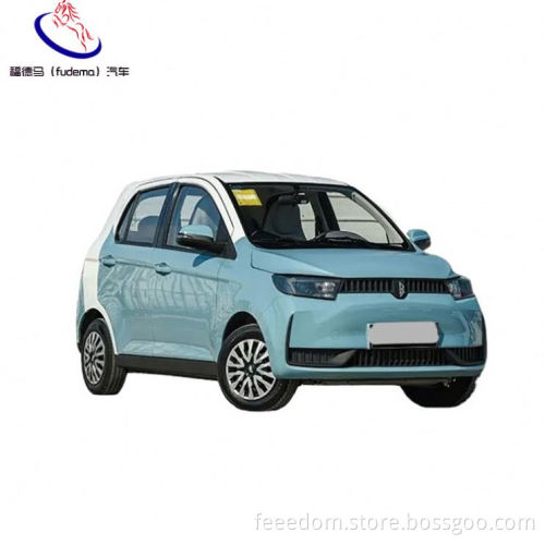 2022 New Lingbao COCO for sale Low price Chinese electric vehicle Adult driving mini four seat electric new energy vehicle